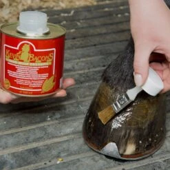 Liquid Hoof Dressing 500ml 6 Liquid Hoof Dressing 500ml -Equestrian Equipment Store go 478554 c